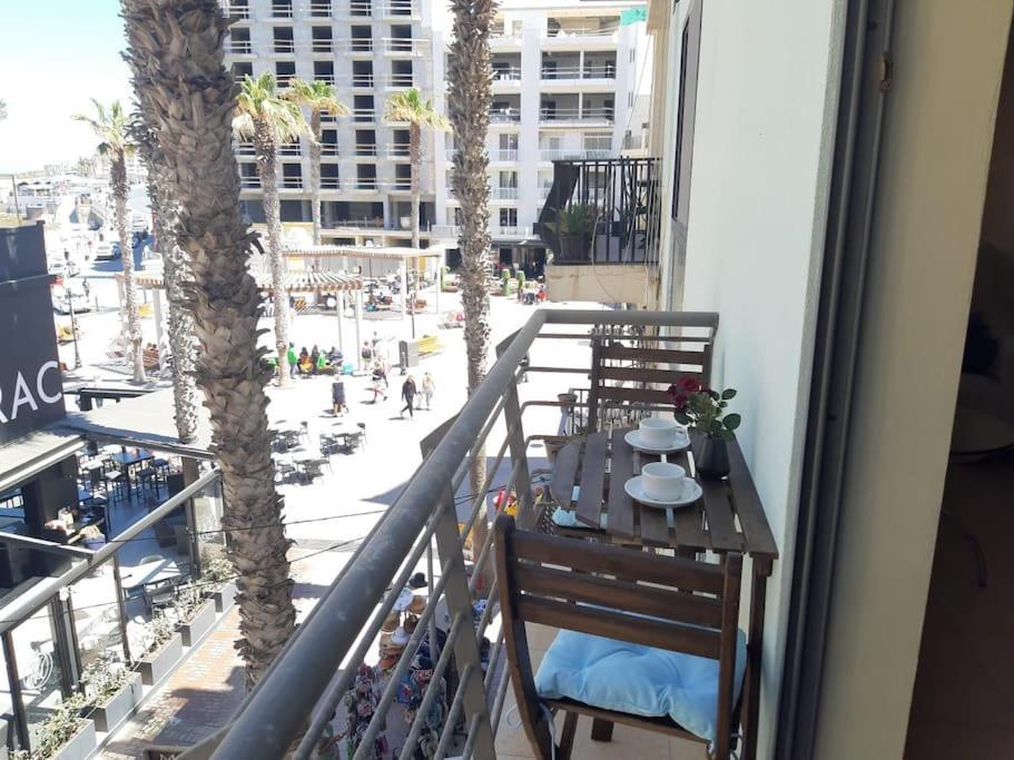 Lovely Two Bedroom Apartment خليج سانت بول المظهر الخارجي الصورة